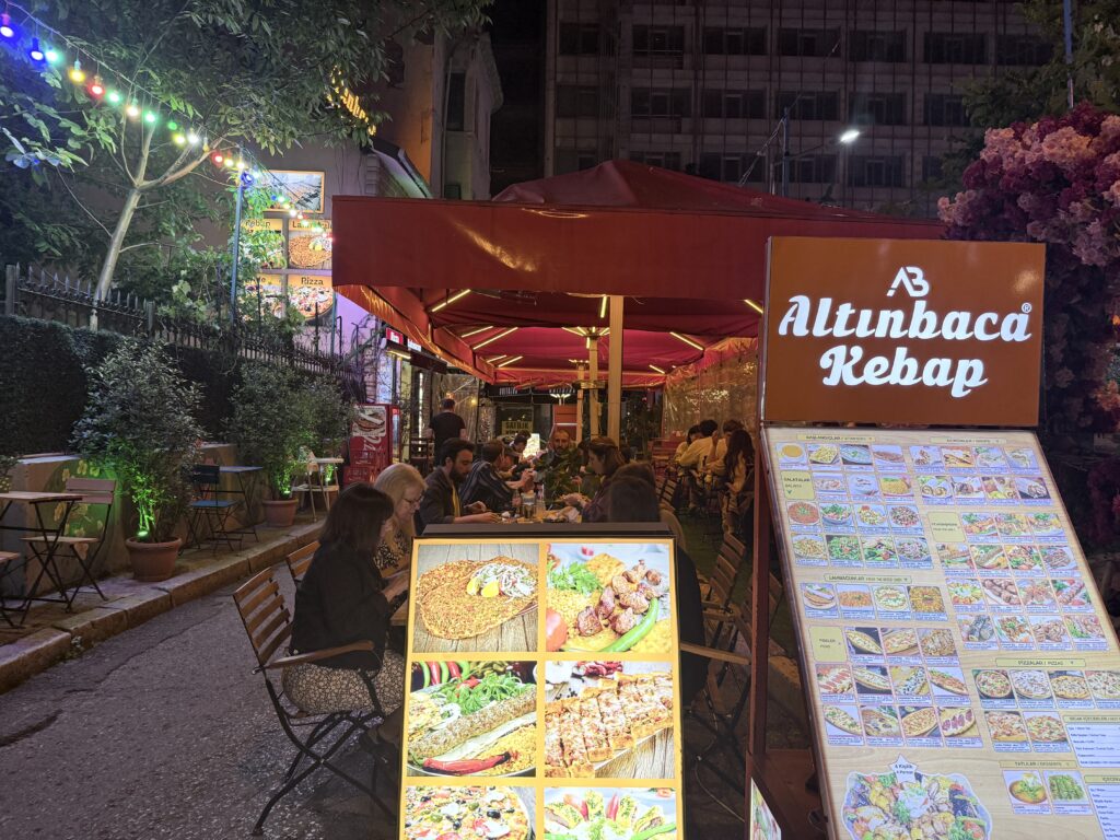 Altınbaca Kebapの入口