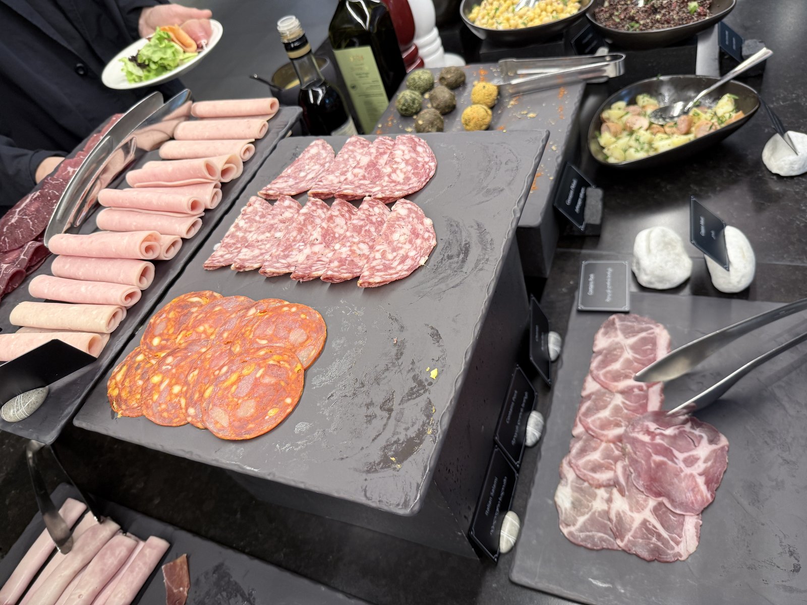 パラグラフ フリーダムスクエア トビリシの朝食のハム