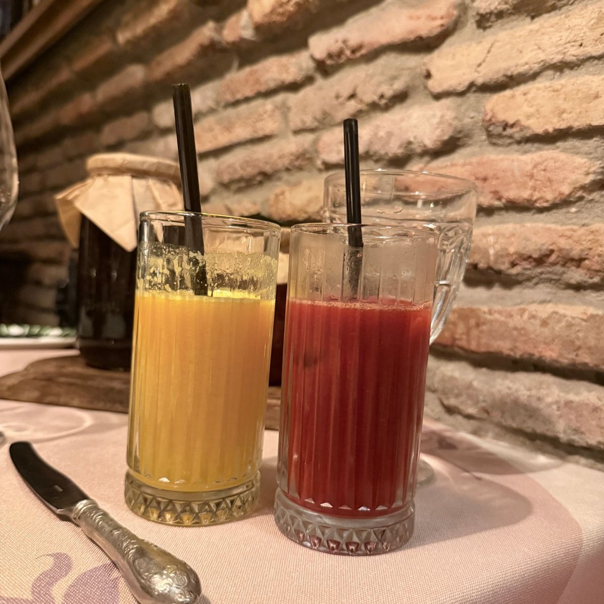 バルバレスタンのフレッシュジュース2杯